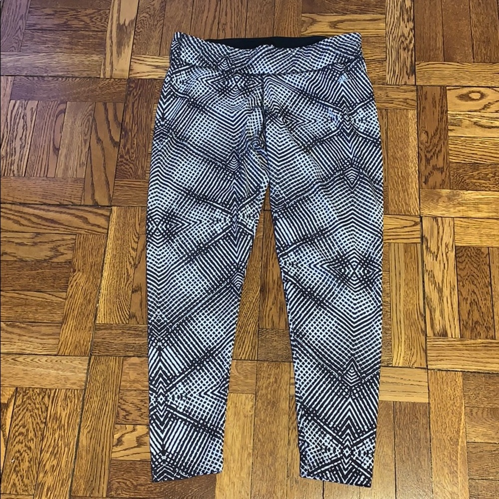Adidas Black and white patterned leggings L